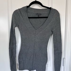 Express Women’s Fitted V-neck Sweater